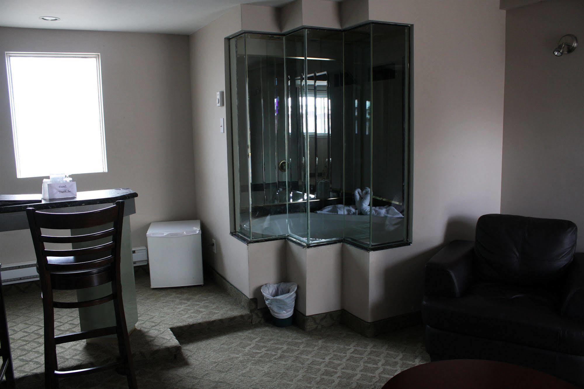 Grand Motel Saint-Hubert Longueuil Zewnętrze zdjęcie