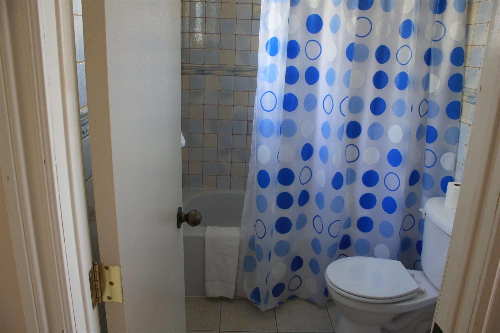 Grand Motel Saint-Hubert Longueuil Zewnętrze zdjęcie